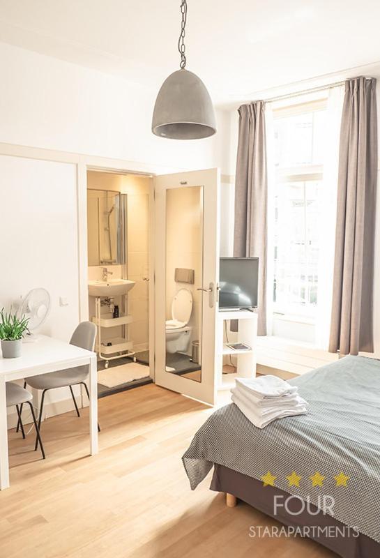 Four Star Apartments - Berkenbosch Blokstraat Lahey Oda fotoğraf